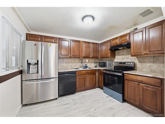 1281 Worchester St, Aurora, CO 80011