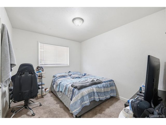 1281 Worchester St, Aurora, CO 80011