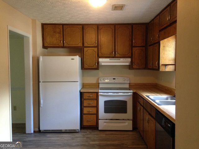 155 Williamsburg Way, Fayetteville, GA 30214