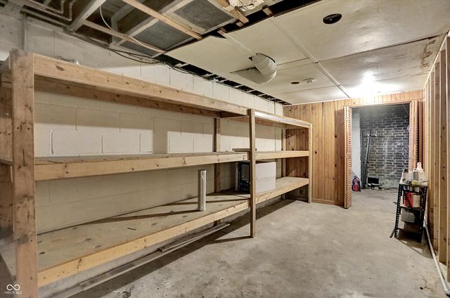 37 Maxwell Road, Indianapolis, IN 46217