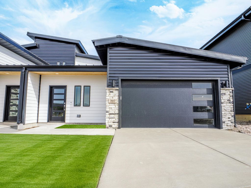 244 Sawgrass Drive, Crown Point, IN 46307