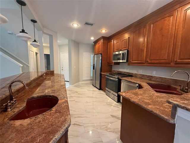 1195 SHIPWATCH CIRCLE, Tampa, FL 33602