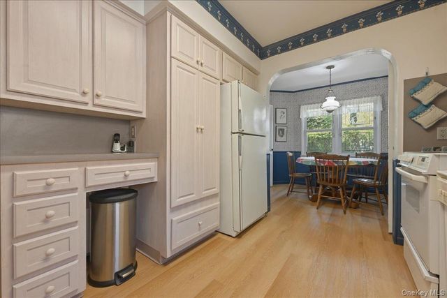 218-37 Grand Central Parkway, Queens Village, NY 11427