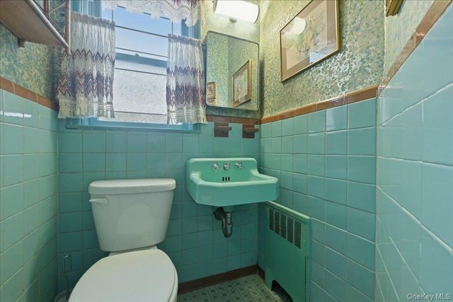 218-37 Grand Central Parkway, Queens Village, NY 11427