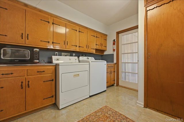 218-37 Grand Central Parkway, Queens Village, NY 11427