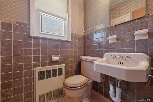 218-37 Grand Central Parkway, Queens Village, NY 11427