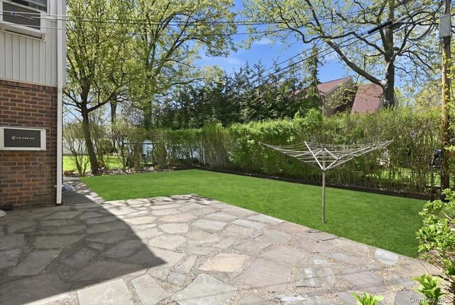 218-37 Grand Central Parkway, Queens Village, NY 11427