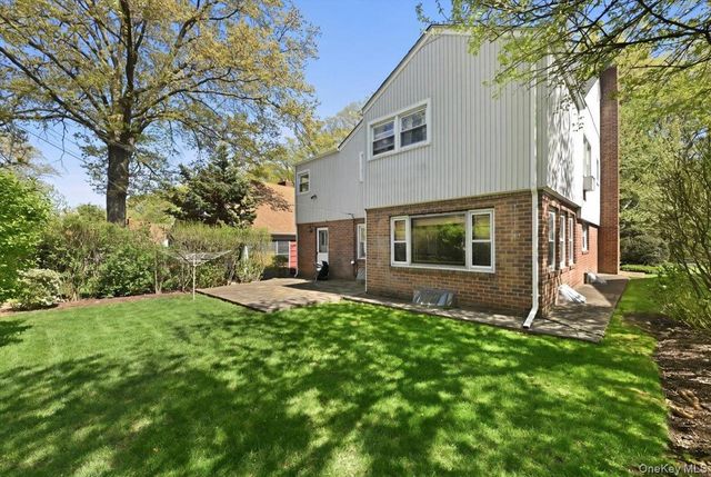 218-37 Grand Central Parkway, Queens Village, NY 11427