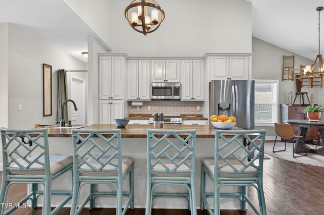 222 Spanish Oak Lane, Glade Spring, VA 24340