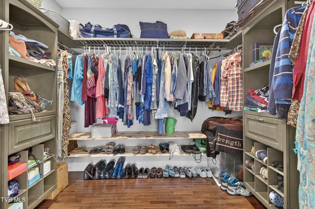 222 Spanish Oak Lane, Glade Spring, VA 24340