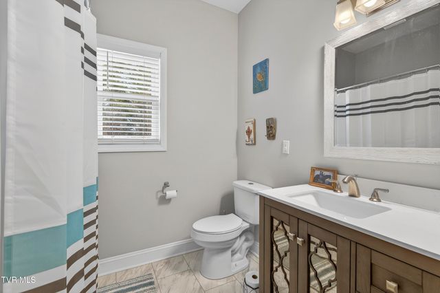 222 Spanish Oak Lane, Glade Spring, VA 24340