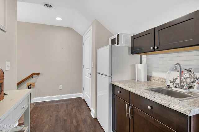 222 Spanish Oak Lane, Glade Spring, VA 24340