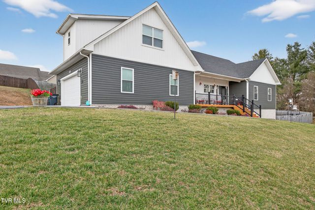 222 Spanish Oak Lane, Glade Spring, VA 24340