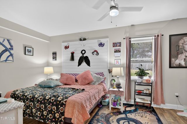 222 Spanish Oak Lane, Glade Spring, VA 24340