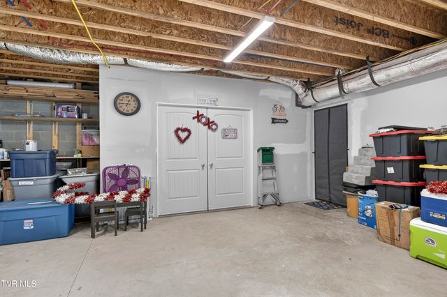 222 Spanish Oak Lane, Glade Spring, VA 24340