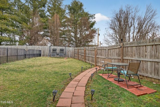 222 Spanish Oak Lane, Glade Spring, VA 24340