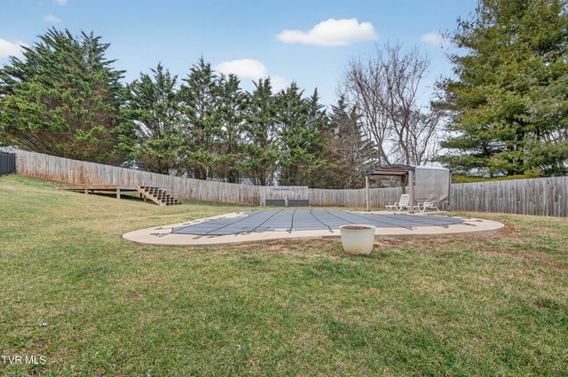 222 Spanish Oak Lane, Glade Spring, VA 24340