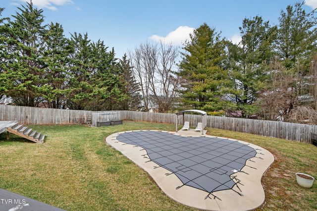 222 Spanish Oak Lane, Glade Spring, VA 24340