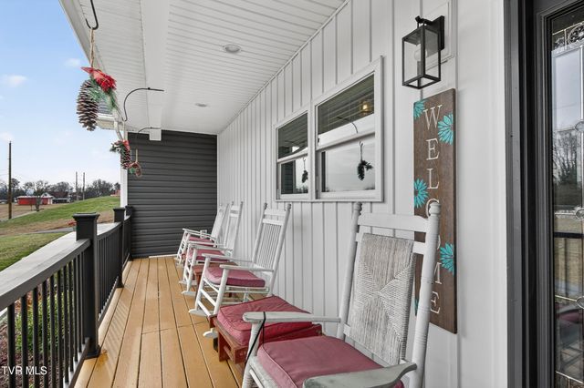 222 Spanish Oak Lane, Glade Spring, VA 24340