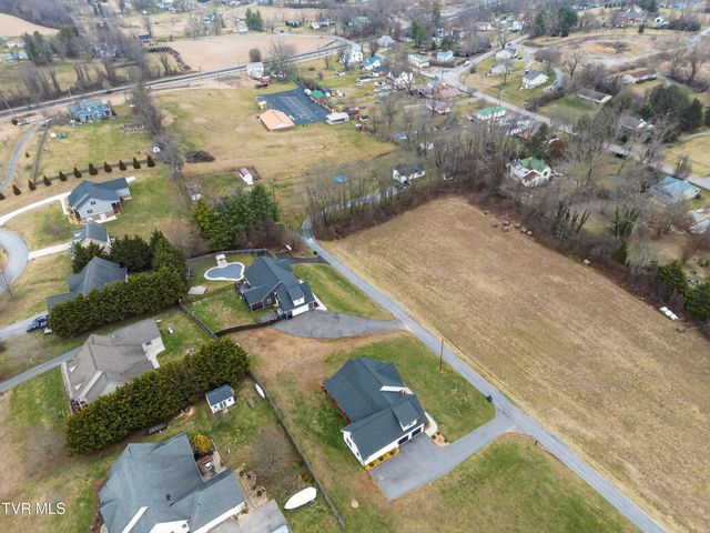 222 Spanish Oak Lane, Glade Spring, VA 24340