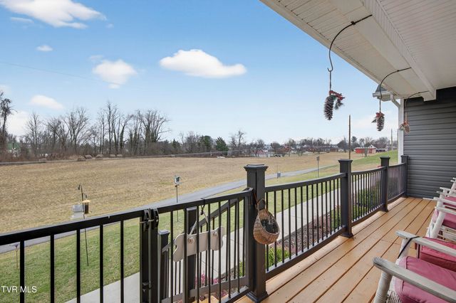 222 Spanish Oak Lane, Glade Spring, VA 24340