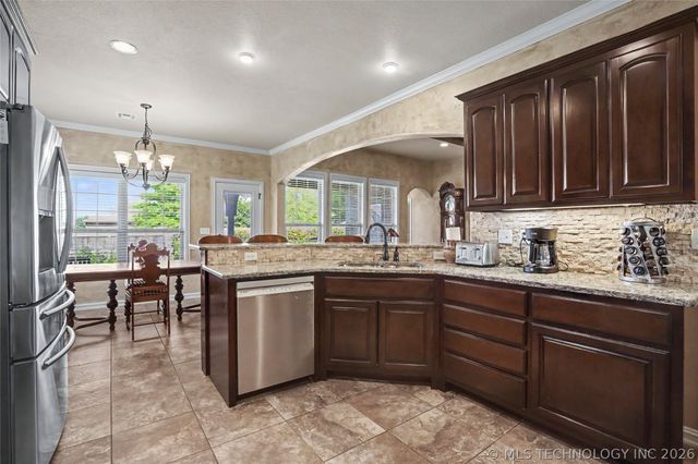 2906 S Kalanchoe Avenue, Broken Arrow, OK 74012