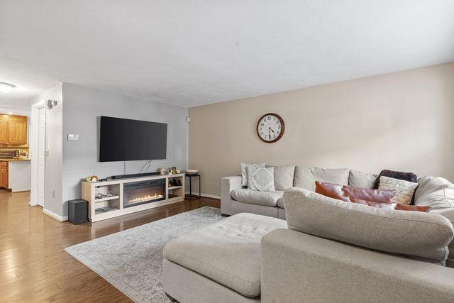 25 Eagan Pl 25, Peabody, MA 01960