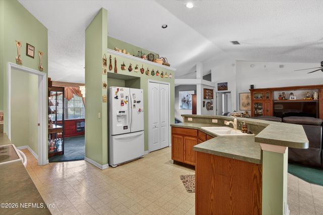 494 BROCKHAM Drive, Jacksonville, FL 32221