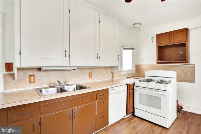 78 CHESTNUT ST, Mohnton, PA 19540