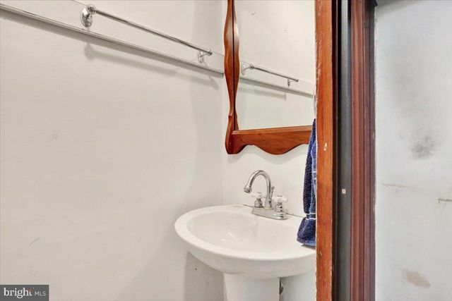 78 CHESTNUT ST, Mohnton, PA 19540