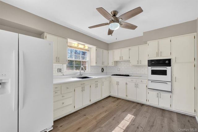 19 Split Tree Drive, New Windsor, NY 12553