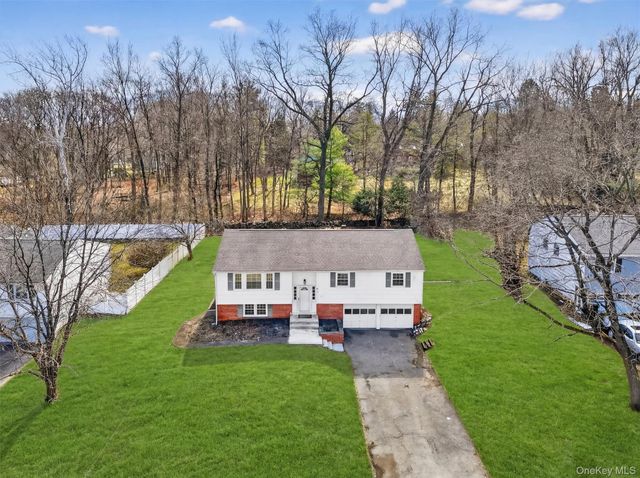 19 Split Tree Drive, New Windsor, NY 12553