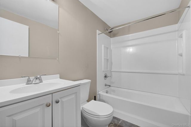 19 Split Tree Drive, New Windsor, NY 12553