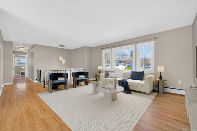 19 Split Tree Drive, New Windsor, NY 12553