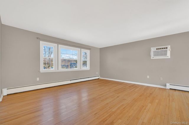 19 Split Tree Drive, New Windsor, NY 12553