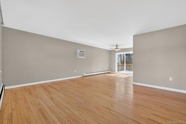 19 Split Tree Drive, New Windsor, NY 12553