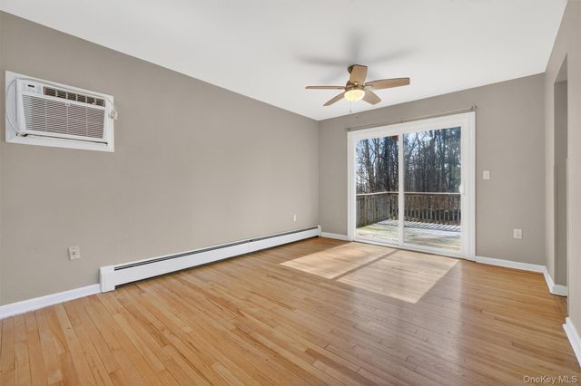 19 Split Tree Drive, New Windsor, NY 12553