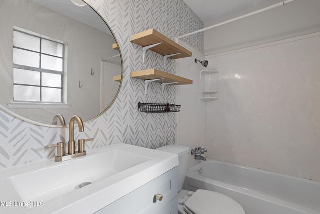 16205 Waycross Drive, Biloxi, MS 39532