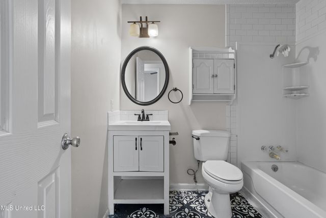 16205 Waycross Drive, Biloxi, MS 39532