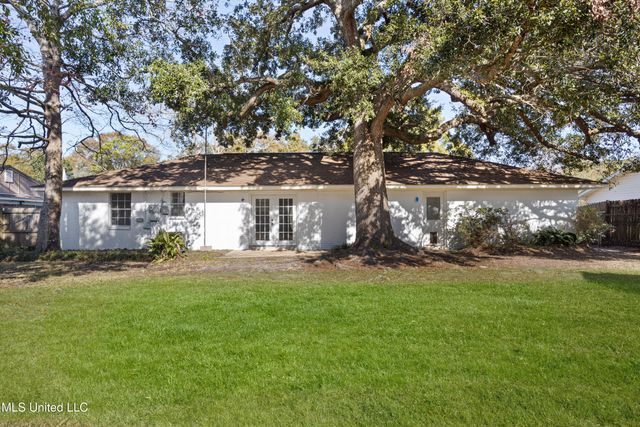 16205 Waycross Drive, Biloxi, MS 39532