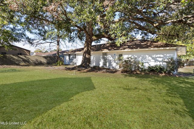 16205 Waycross Drive, Biloxi, MS 39532