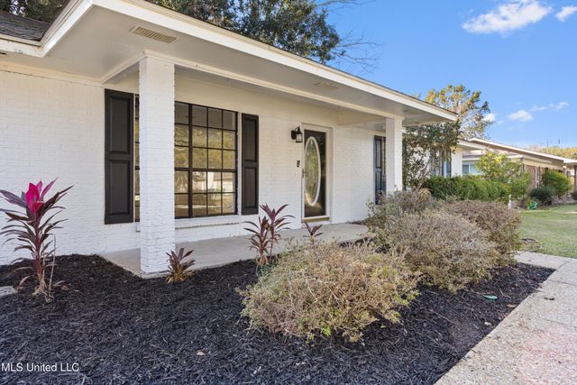 16205 Waycross Drive, Biloxi, MS 39532