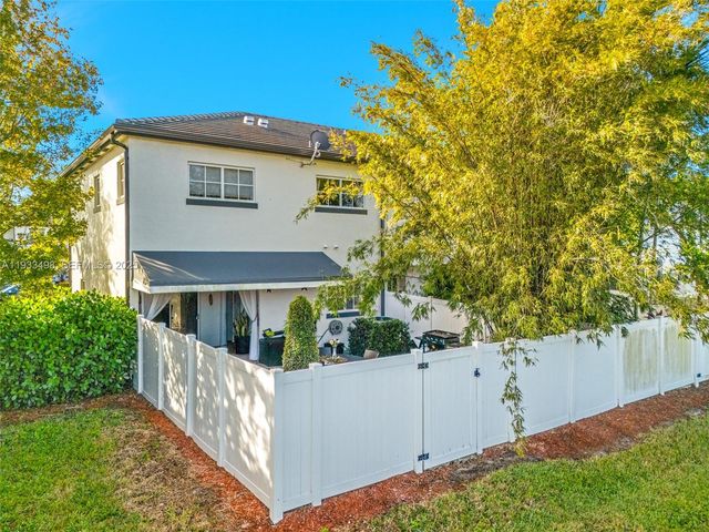 12925 SW 49th Ct, Miramar, FL 33027