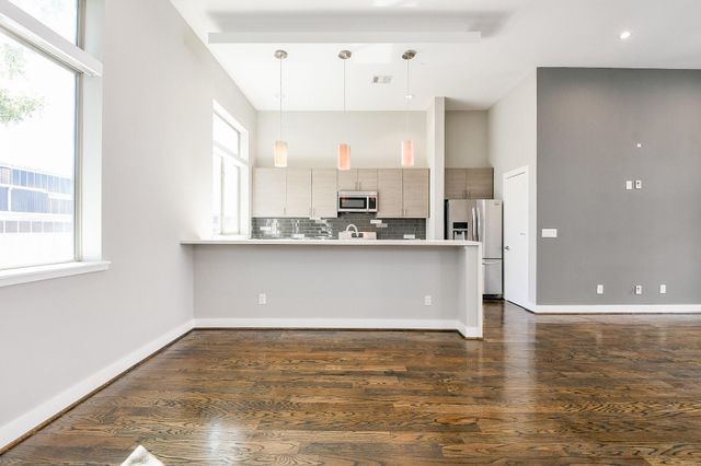 3215 Garrow Street, Houston, TX 77003