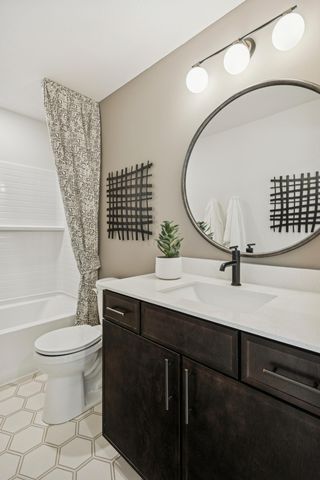 8863 63rd Street S, Cottage Grove, MN 55016