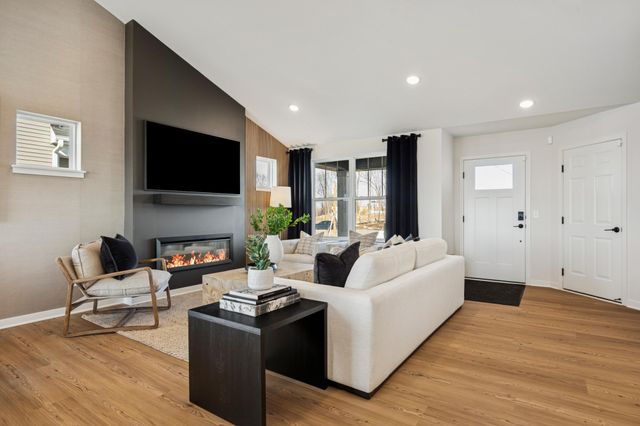 8863 63rd Street S, Cottage Grove, MN 55016