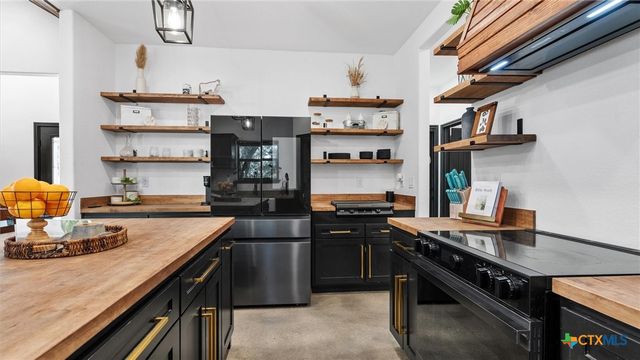 411 Cielo Vista, Canyon Lake, TX 78133