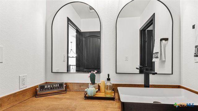 411 Cielo Vista, Canyon Lake, TX 78133