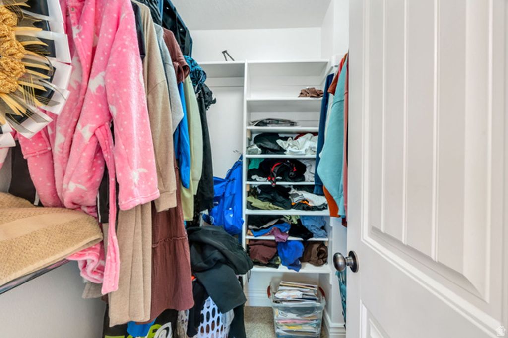 Image 13 of property listing at 3711 N MEADOW SPRINGS LN, Lehi, UT 84043