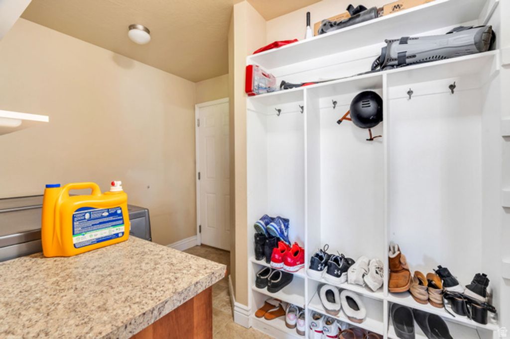 Image 15 of property listing at 3711 N MEADOW SPRINGS LN, Lehi, UT 84043